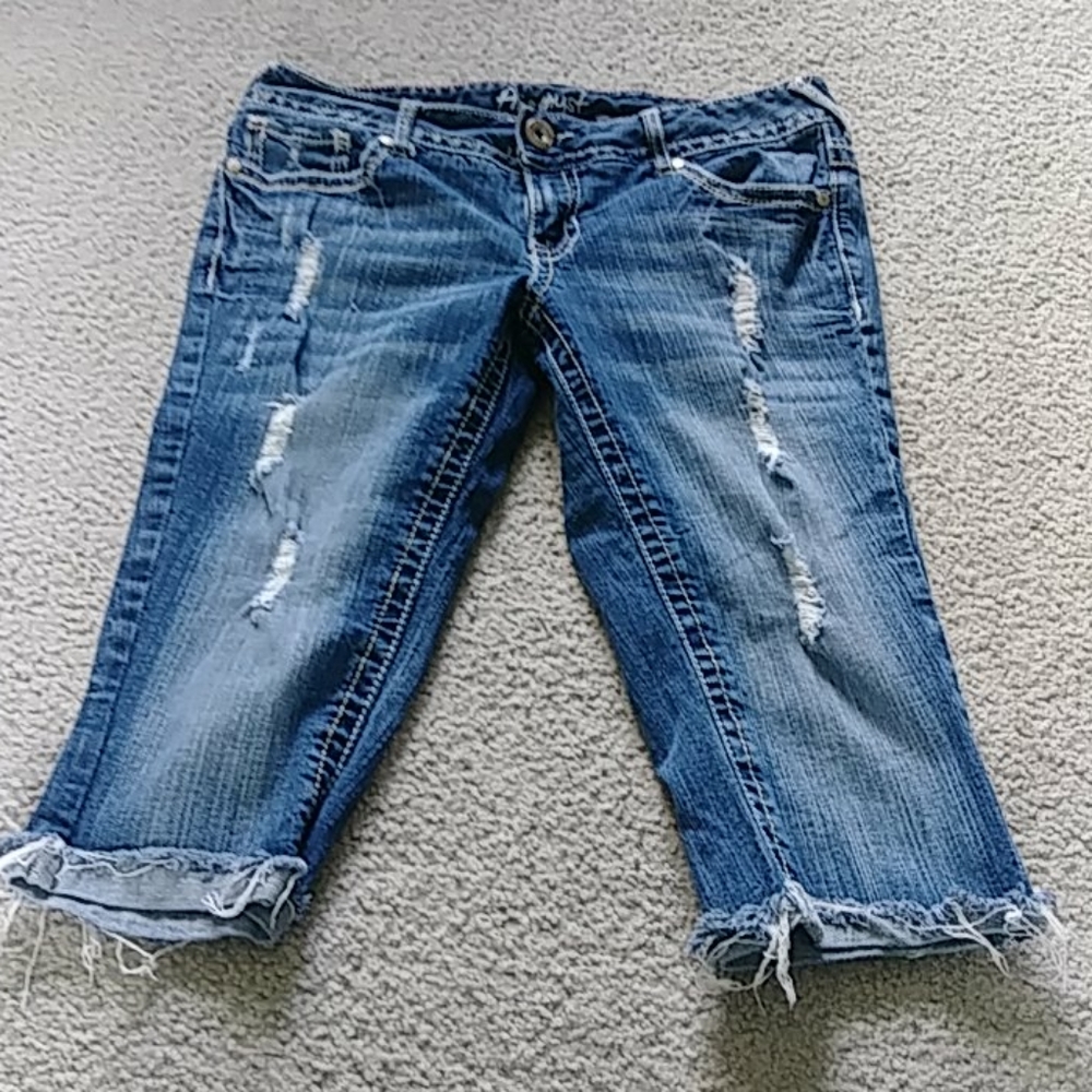 Sz 7 Amethyst capris jeans
